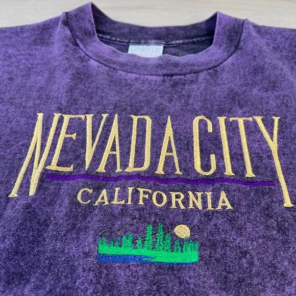 Vintage 90s Nevada City California Purple Acid Wash Gold Embroidered T-Shirt XL - Picture 1 of 15